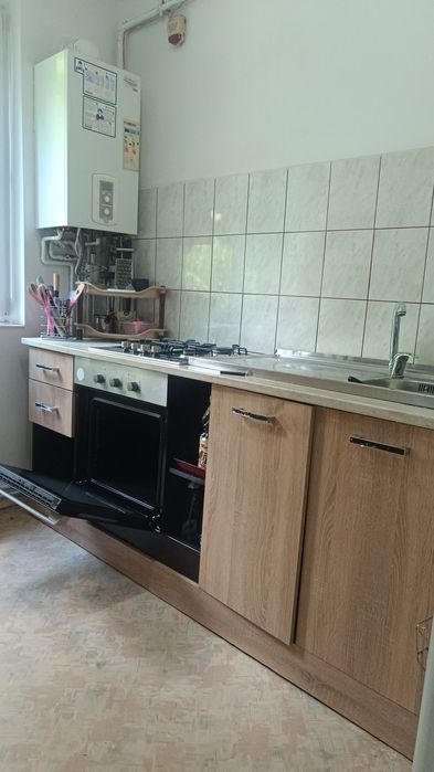 Mobilier de bucătărie în stare perfect buna