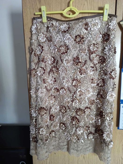 Дамска пола - дантела