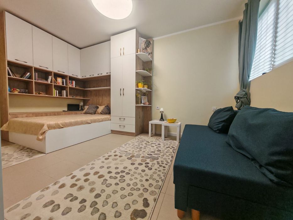 Модерно студио в Лазур на крачки от Морската градина