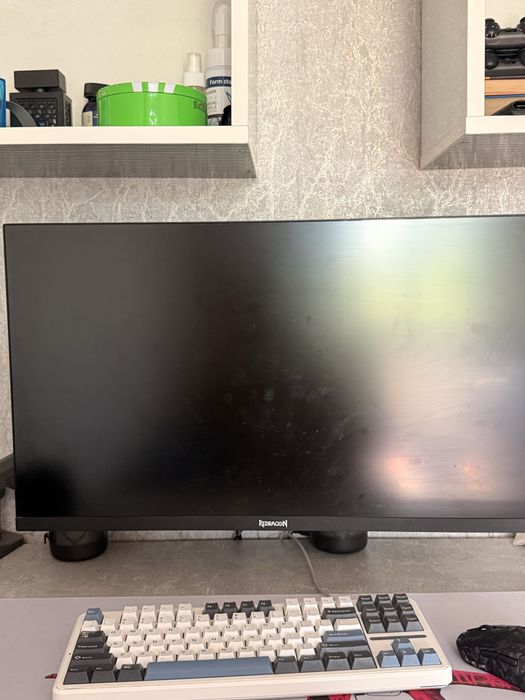 Продаётся игровой монитор Redragon GM27X5QIPS.