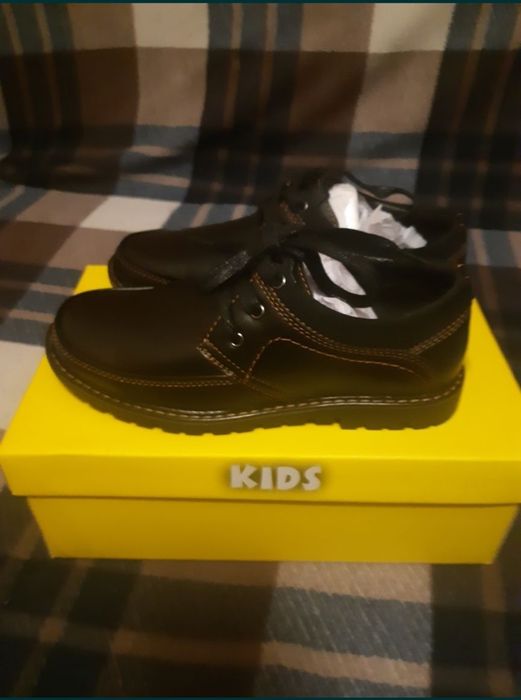 Продам туфли для мальчика