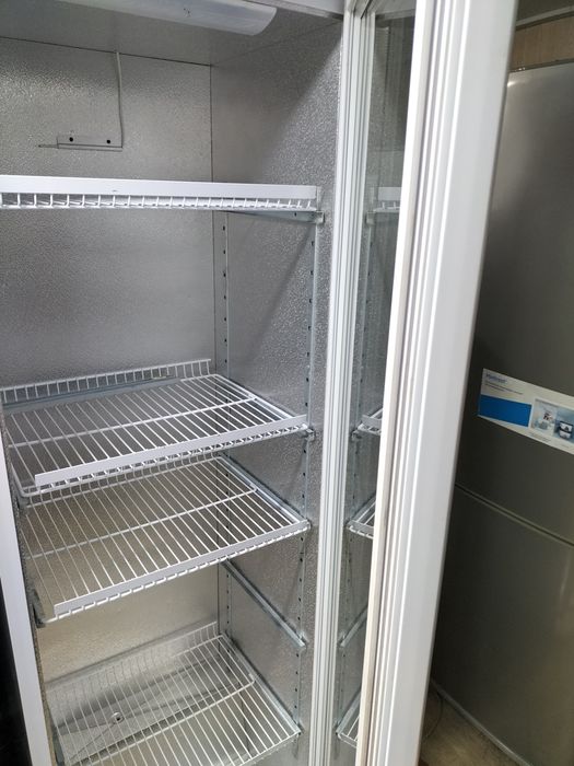 Витринный холодильник POZIS