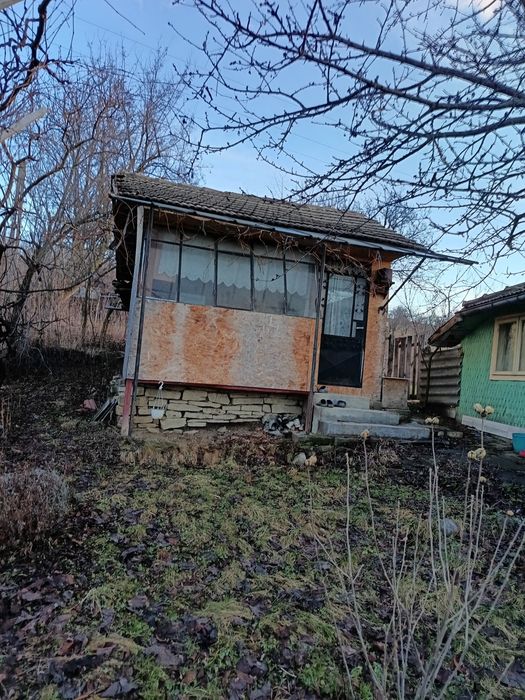 Vând casă bătrânească ,Nucsoara de jos ,Prahova