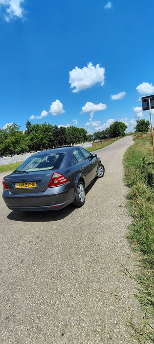 Vând Ford Mondeo