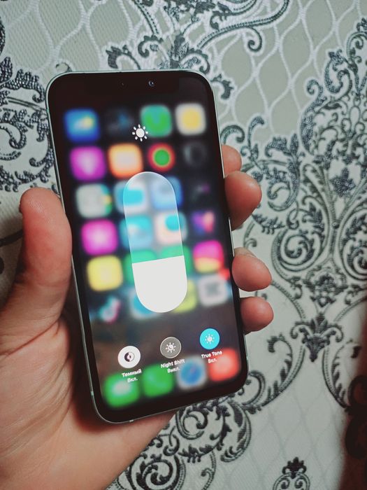 iPhone 12 mini..