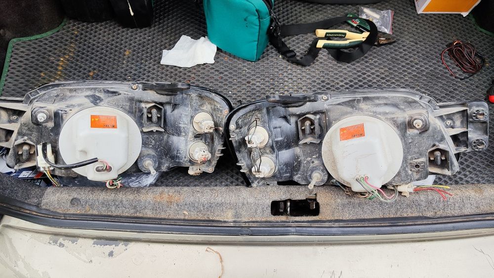 Продам фары Subaru Outback be bh