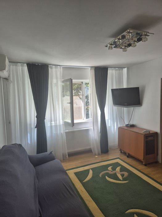 Închiriez apartament 2 camere semidecomandat, strada bahluiului ,lamaita — fotografia 2