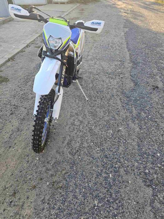 Продавам Sherco sef 300 factory 2019 година