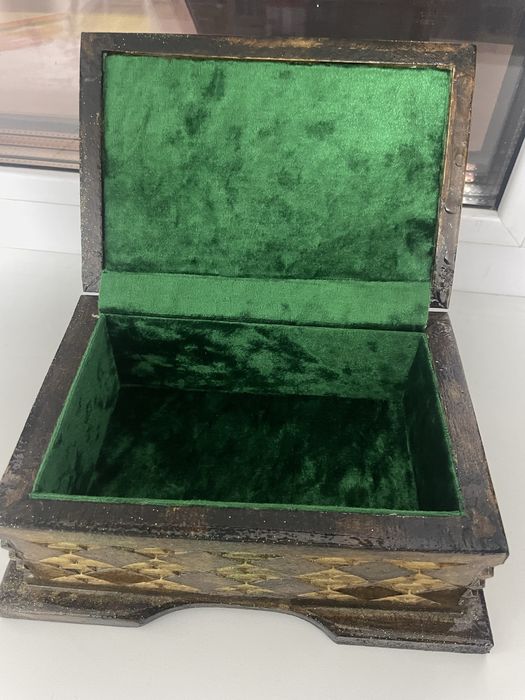 Деревянные шкатулки