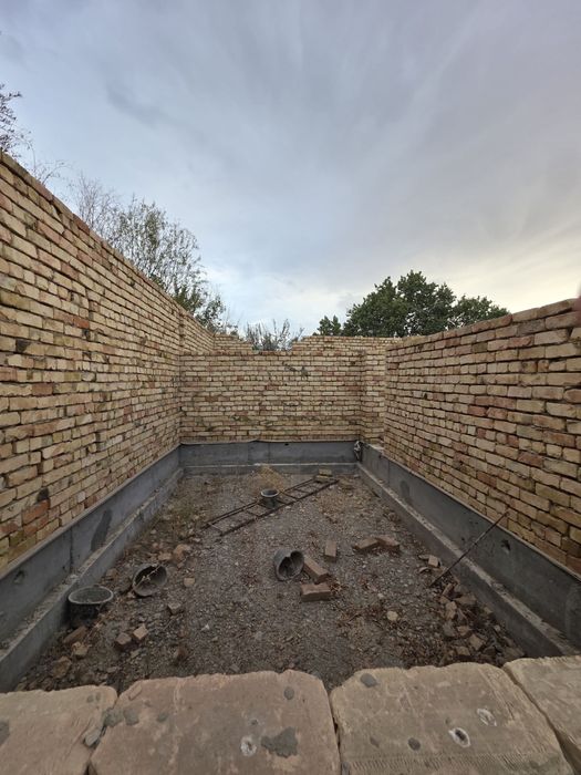 Uy Zudlik bilan sotiladi