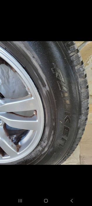 Продавам Взесезонни гум