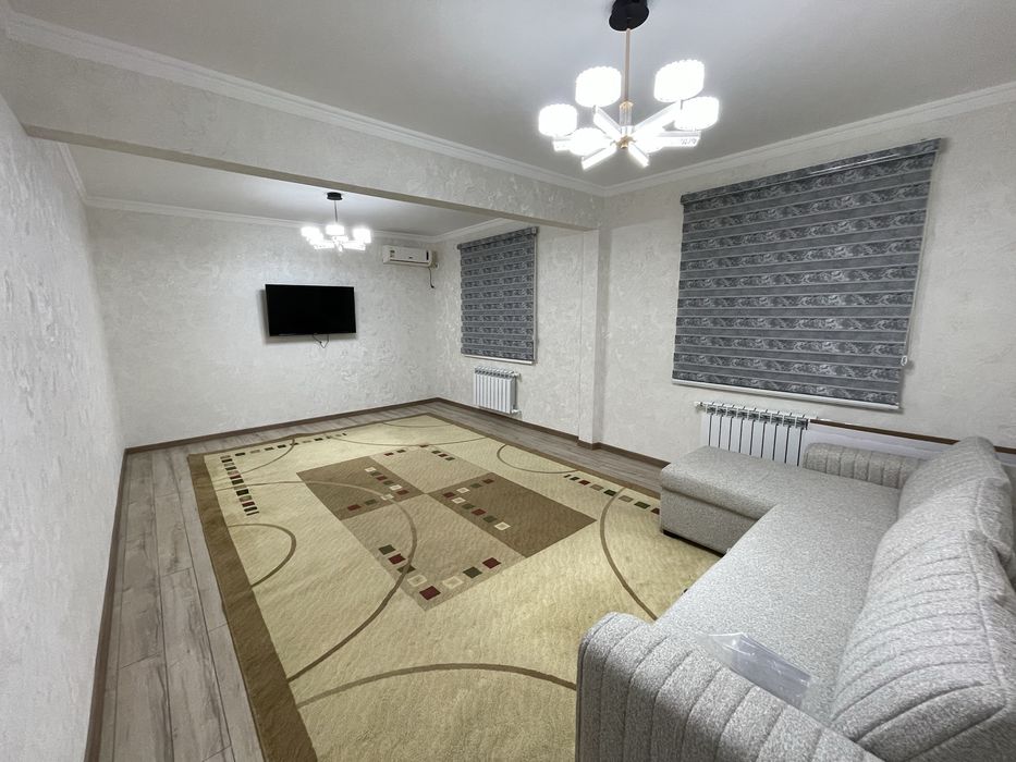 Отличная квартира.    Новый ремонт.    1 этаж.     Ц-квартал