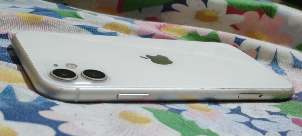 Iphone 11 64 gb 100 yomks