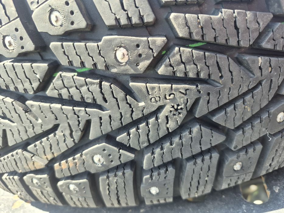 195/65R15 Nokian