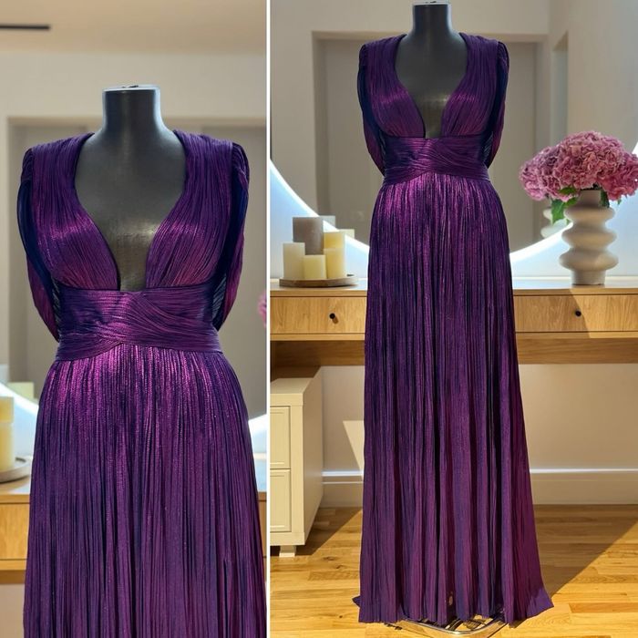 Nuri Store inchiriaza rochie Maria Lucia Hoha