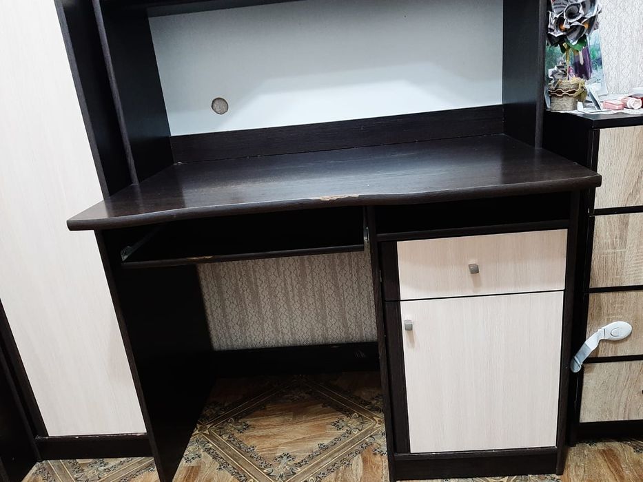 Компьютерный стол