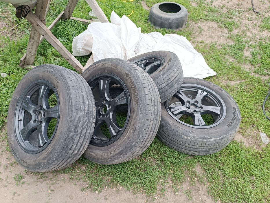 Продам диски с резиной Тойота на 18