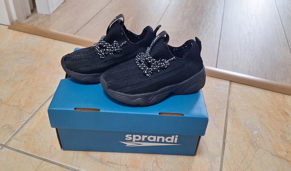 Маратонки "Sprandi" номер 24