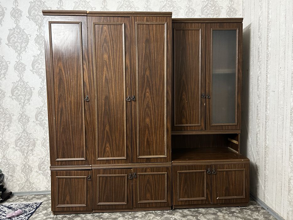 Шкаф гостиная срочно отдам бесплтано