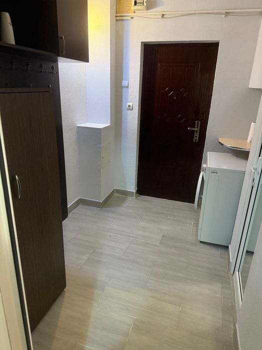 Garsonieră de 25,5 mp + boxă în spatele Shopping City Galați