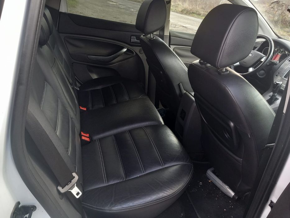 Vând Ford Kuga  din 2011