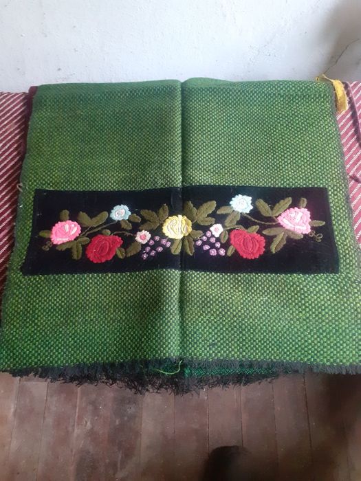 Престилки от национални носии