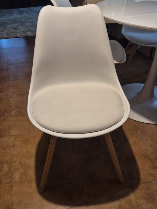 Vand set masa bucatarie si 4 scaune, Jysk