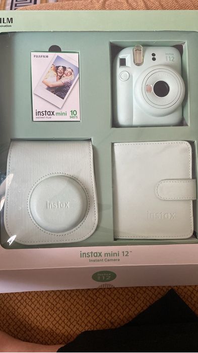 Фотоапарат instax