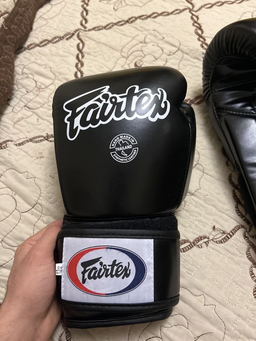 Продам перчатки Fairtex