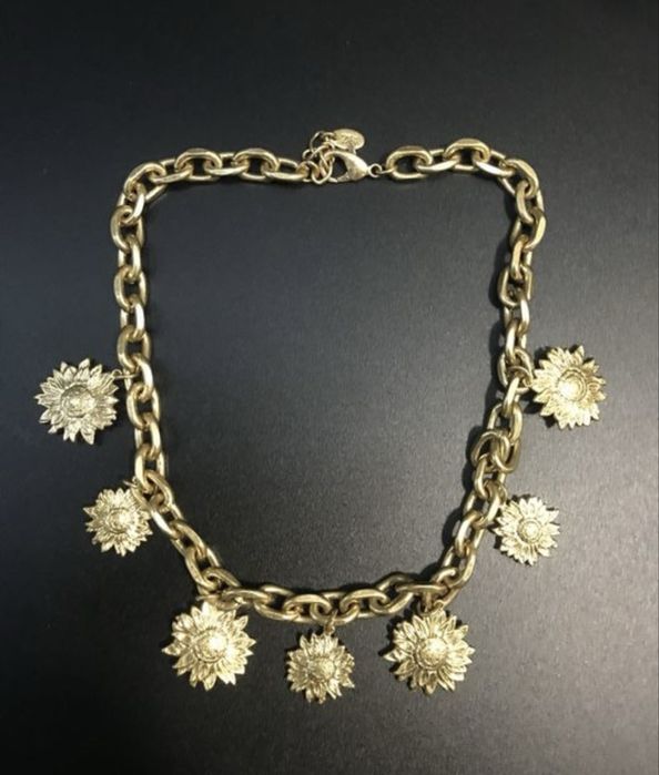 Бижута - колиета, обеци и пръстени