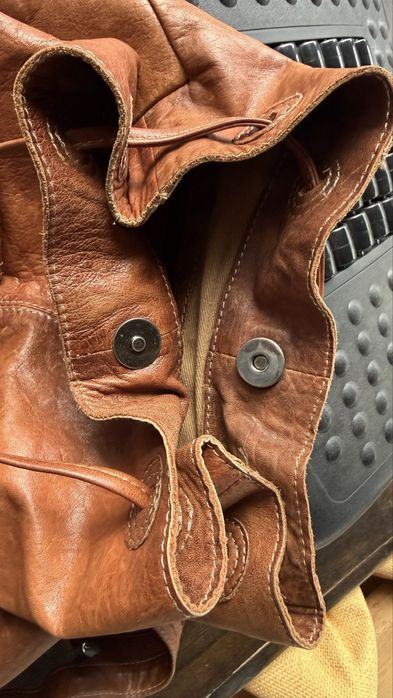 Раница унисекс-  естествена кожа; ежедневна; без забележки;