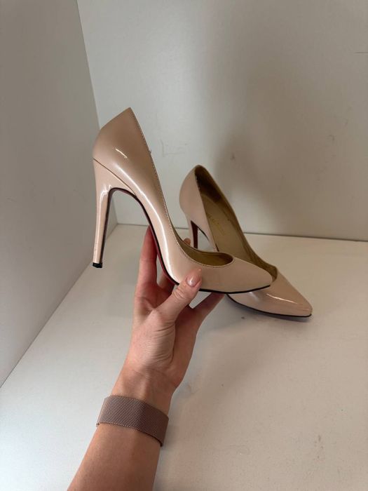 Туфли на шпильке 37 размер
