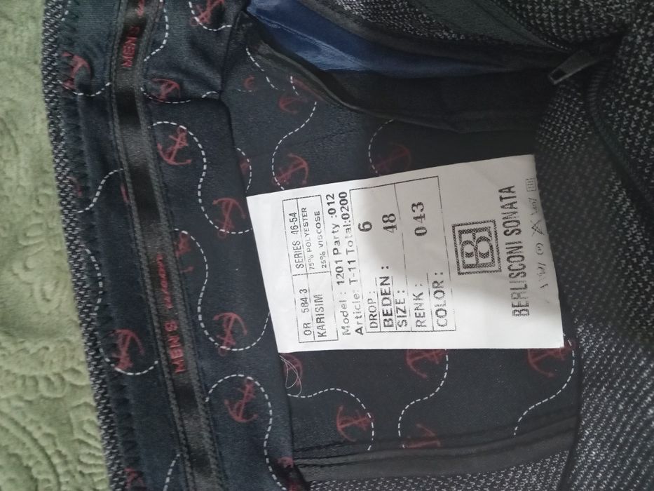 Продам  пиджак тройку