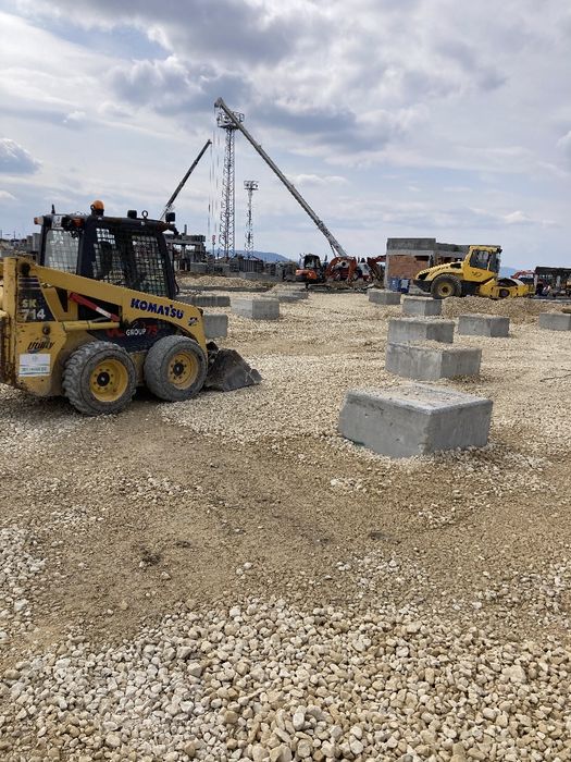 Услуги с комбиниран багер,бобкат  и  самосвали.