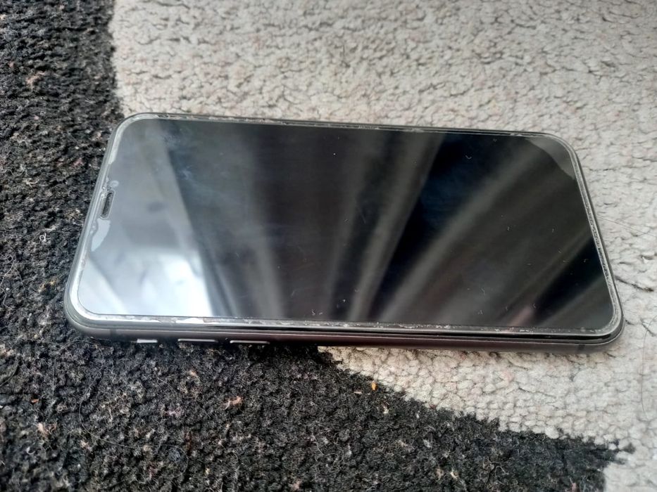 Айфон 11,128гб эмкость 84%