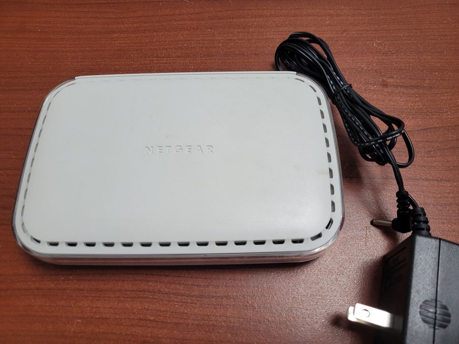 Switch Netgear 8 porturi