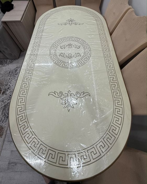 Продам стол в отличном состояние .