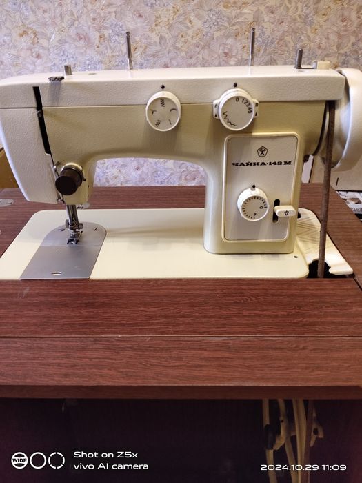 Швейная машина Чайка-142М