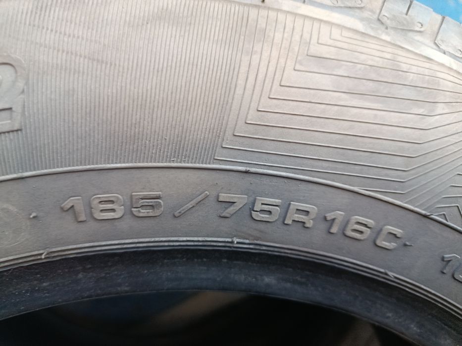 Продам 2 шины на 16