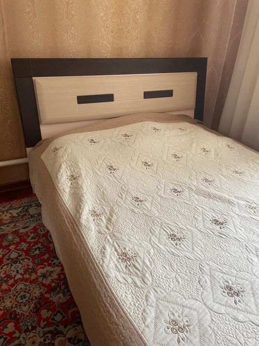 Продам спальный гарнитур