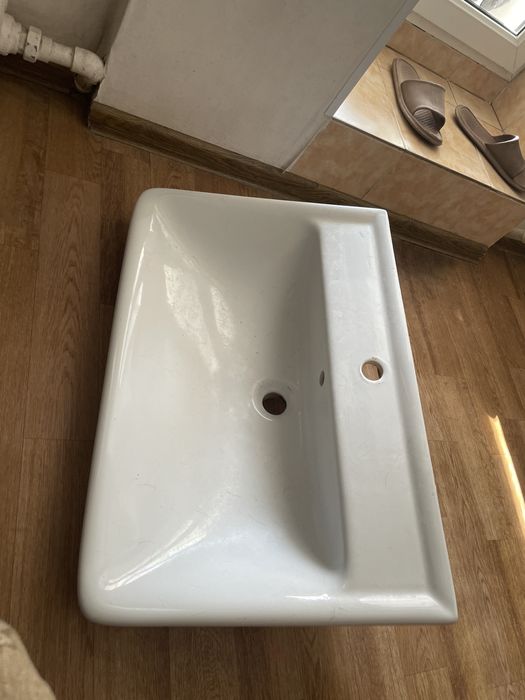 Раковина белая 70*48