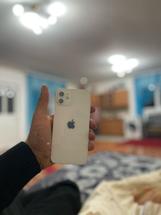 Продавам İphone 12