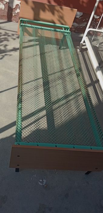 Бир кишилик крават