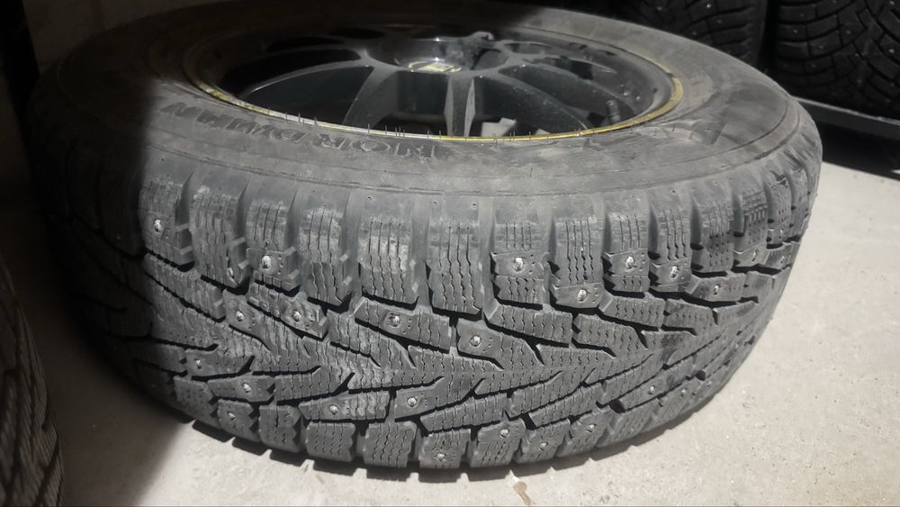 225/65R17 комплект зимних шин с дисками