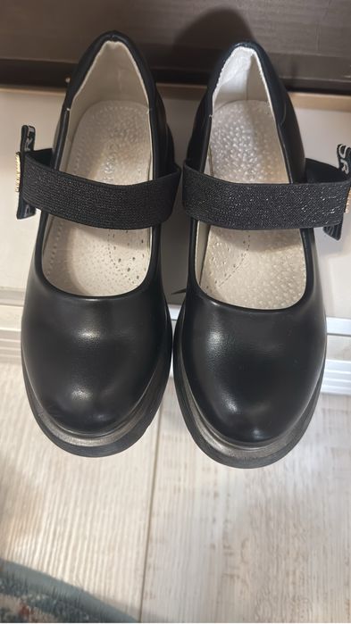 Кросовки 28р новые туфли 28р