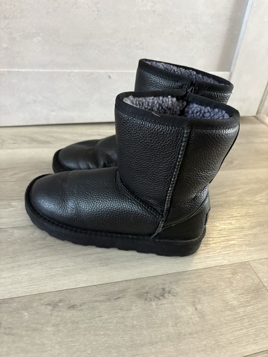 Продам детские угги