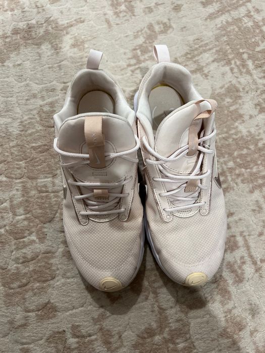 Маратонки Nike 39