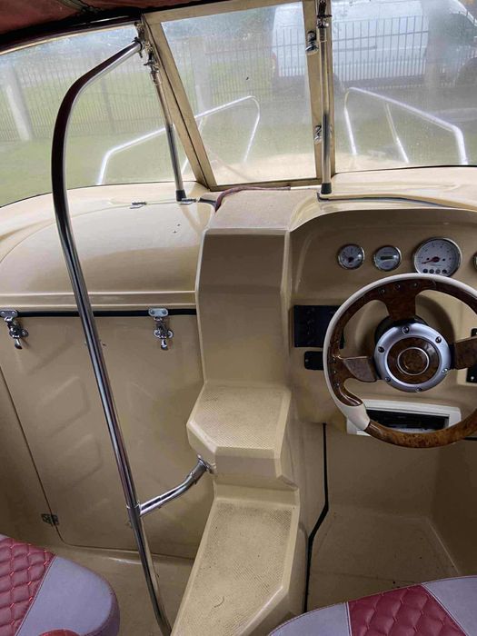 Vand barca Corsar 730wt ( primul propietar , ca noua )