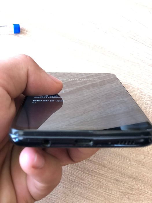 Samsung a51 xotira 128/6 tel ideal pubg 60fps aybi ekran almashgan