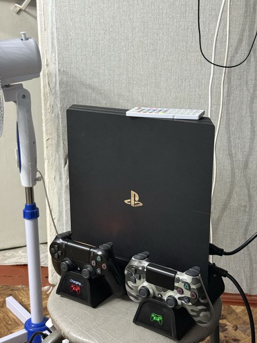 Продам Playstation 4 pro